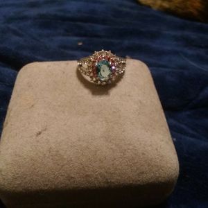 Incredibly beautiful size 7 ring never worn